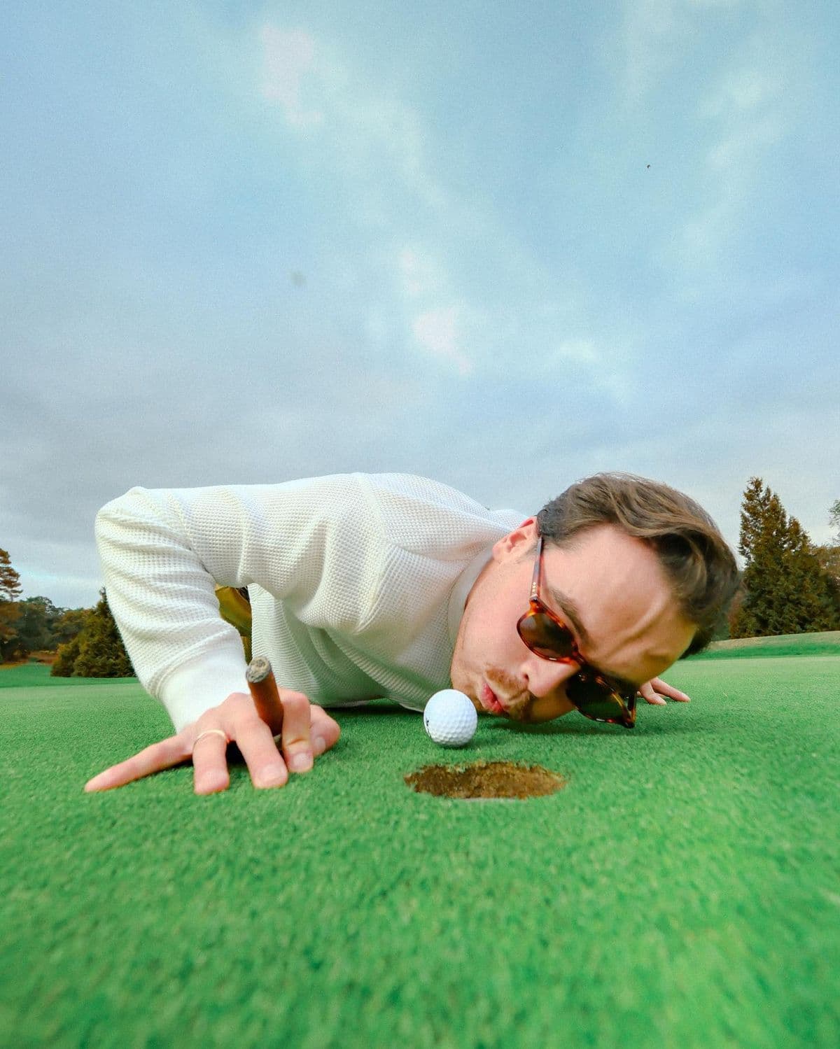Foto de una cancha de golf usada en una pieza editorial de The Agentcy.